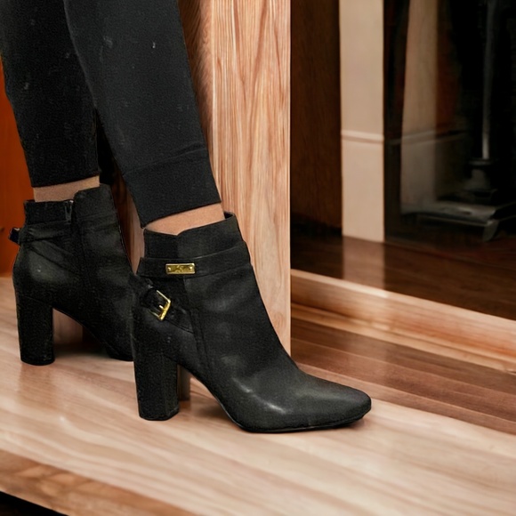 Lauren Ralph Lauren black leather heeled zip up booties. sz 8.5 - Picture 4 of 16